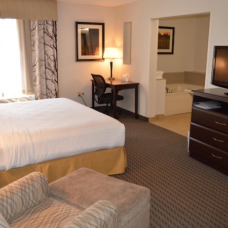 Holiday Inn Express & Suites Winner By Ihg Экстерьер фото