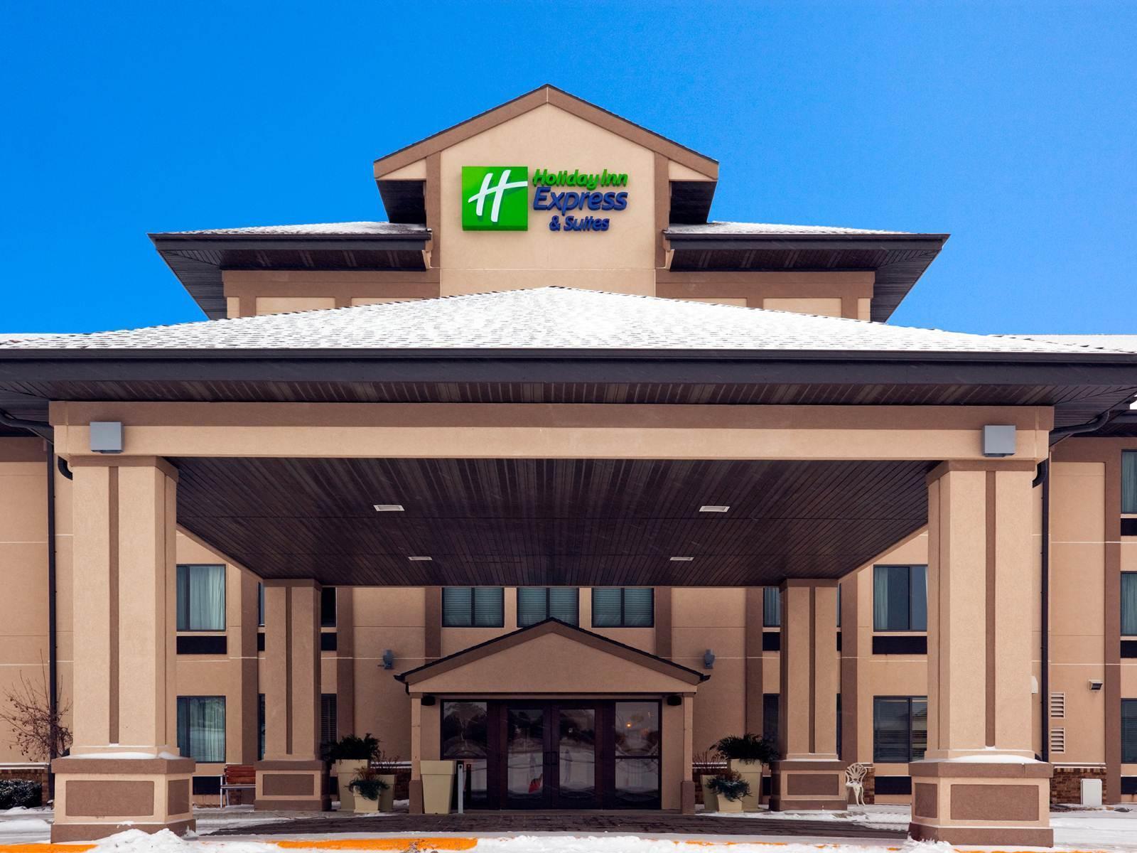 Holiday Inn Express & Suites Winner By Ihg Экстерьер фото