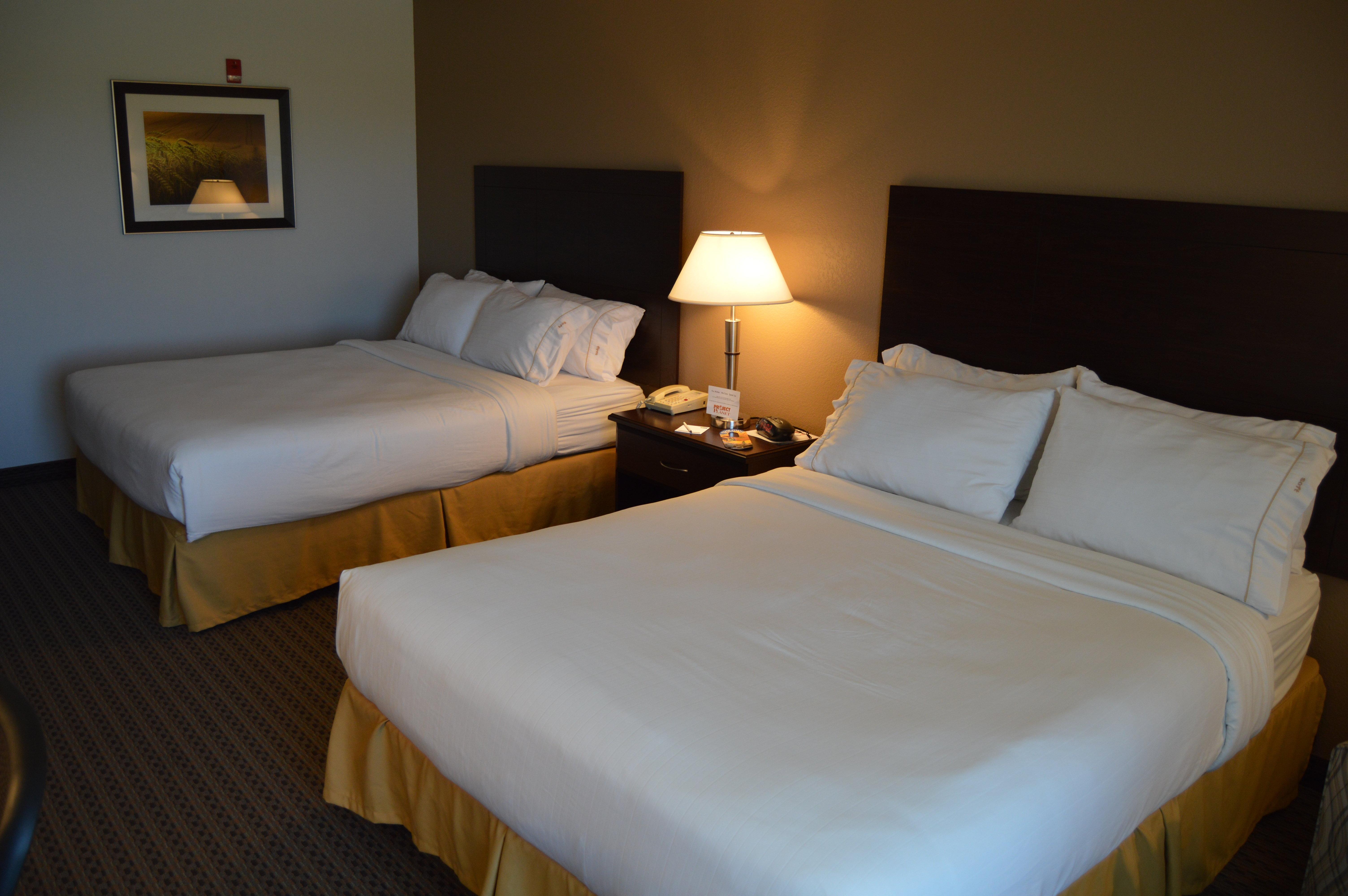 Holiday Inn Express & Suites Winner By Ihg Экстерьер фото