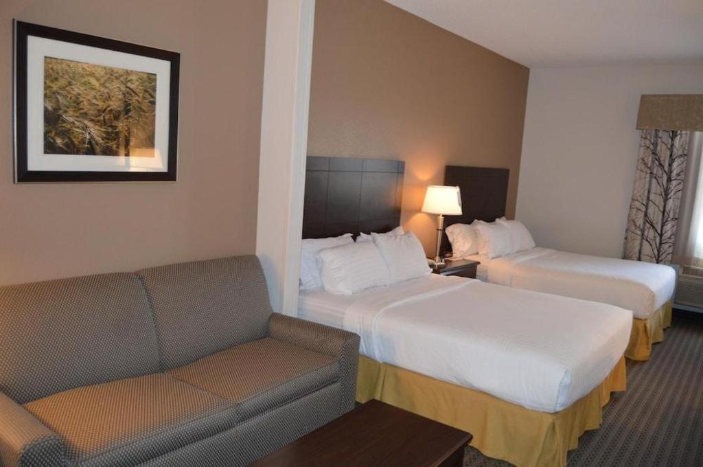 Holiday Inn Express & Suites Winner By Ihg Экстерьер фото